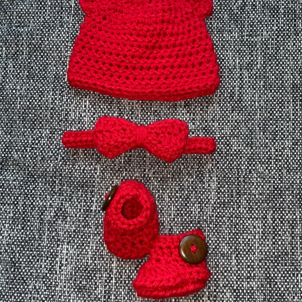 Follow Woven and Bound on Instagram! Help support my small business :)